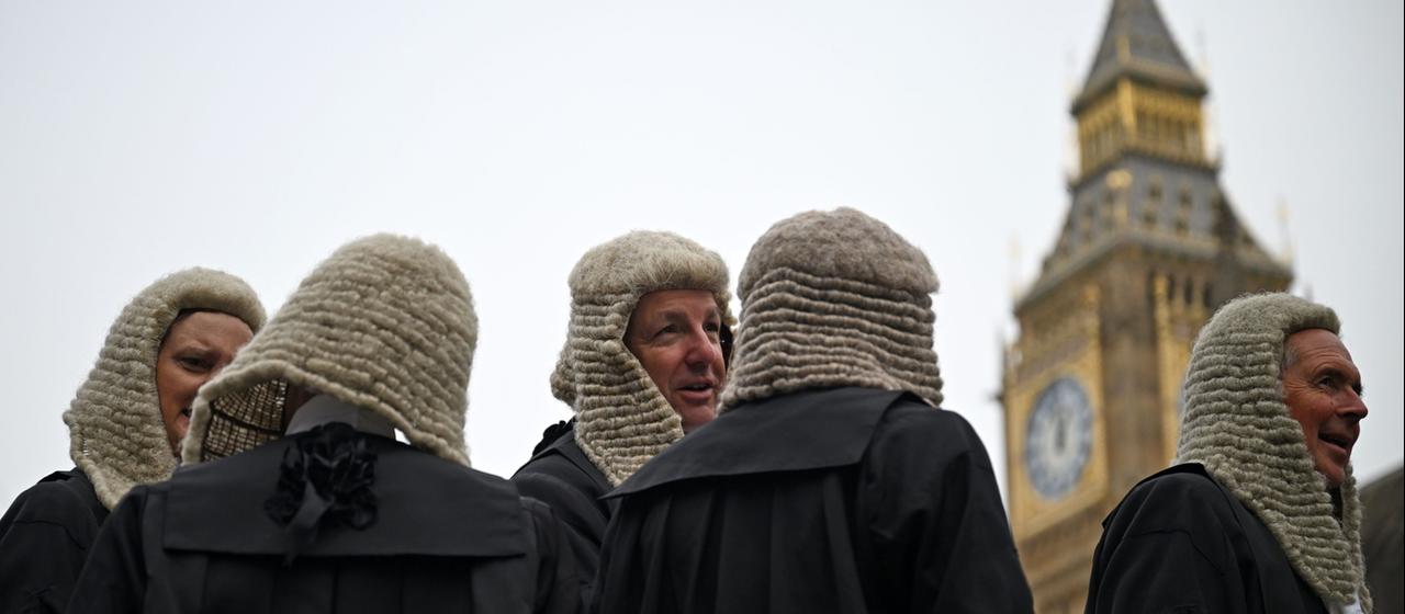 Richter auf dem Weg ins Parlament in London (Großbritannien)