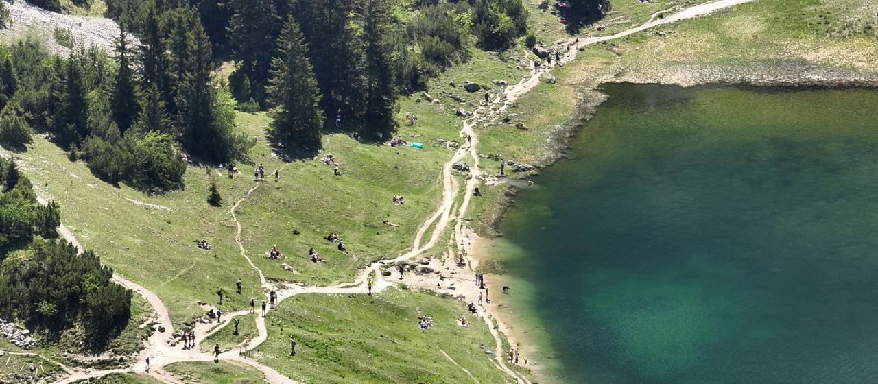 Der Gaisalpsee in  in den Allgäuer Alpen.