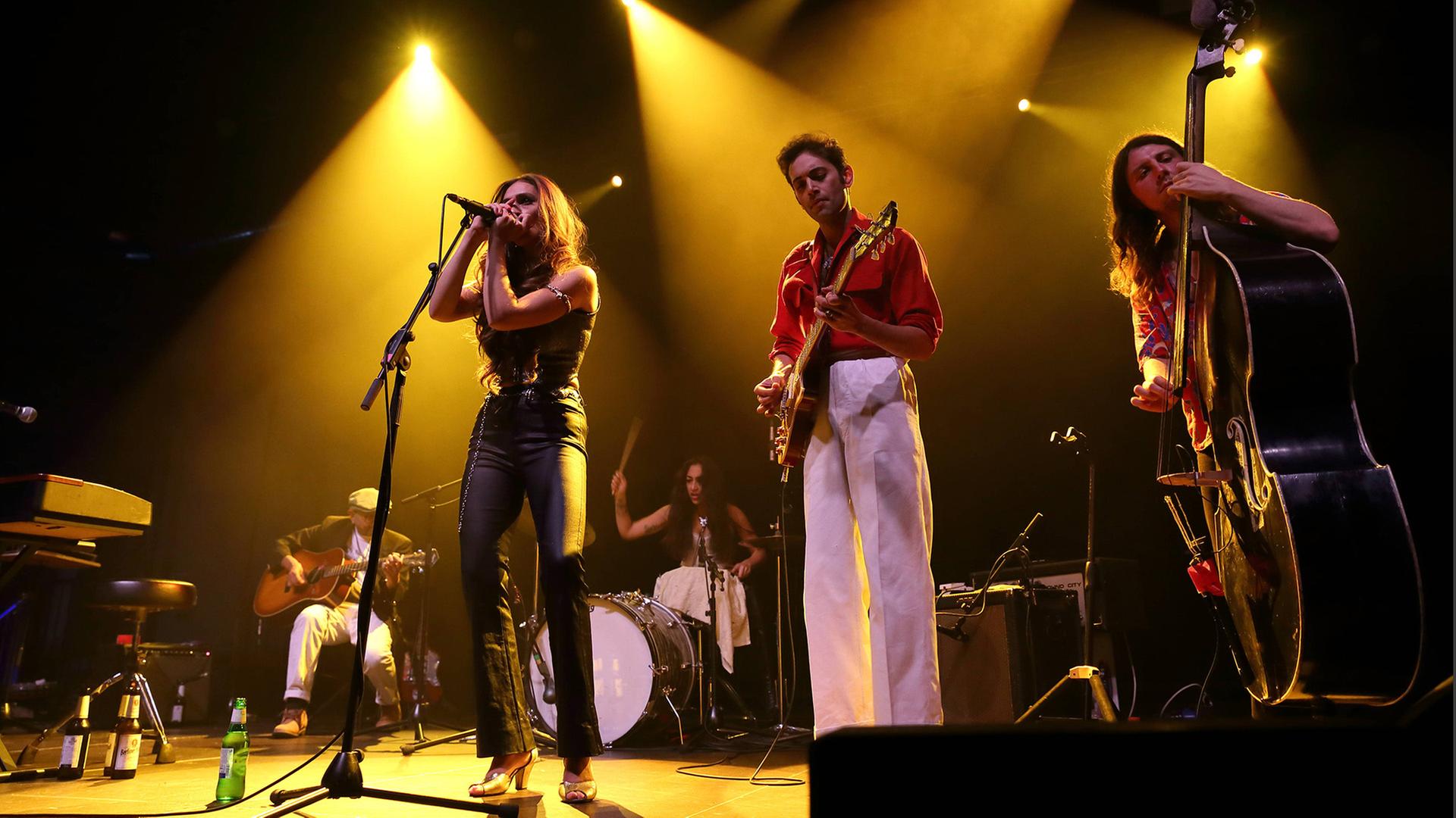 Kitty, Daisy & Lewis im Huxleys Neue Welt