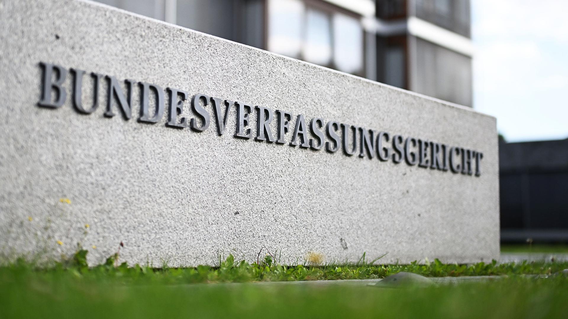 Gemischte Reaktionen auf Entscheidung zu Staatstrojanern