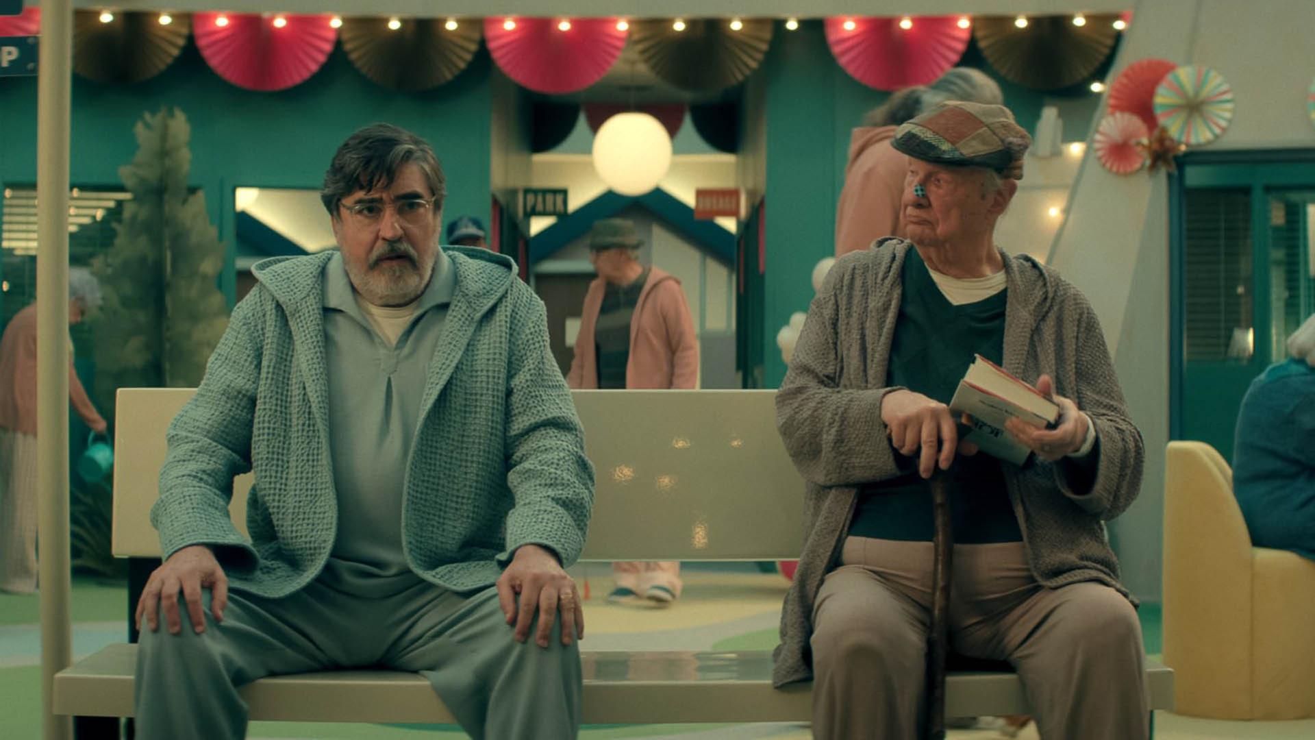 Alfred Molina als Sam Cooper und Robert Benedetti als Mike Ellis in 