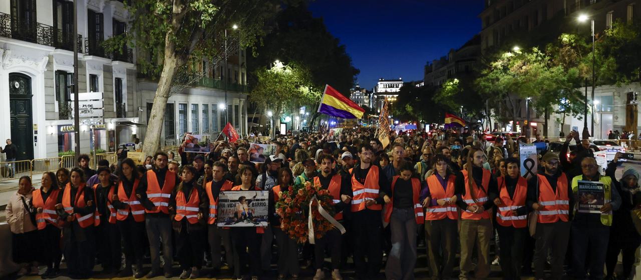 Demonstrierende in Madrid, die Maricarmen Abascal gedenken.