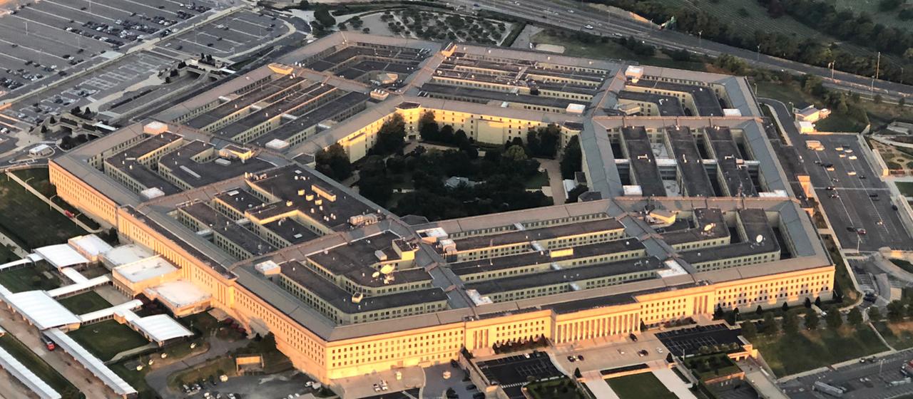 Luftaufnahme des Pentagon-Gebäudes, dem Sitz des US-Verteidigungsministeriums