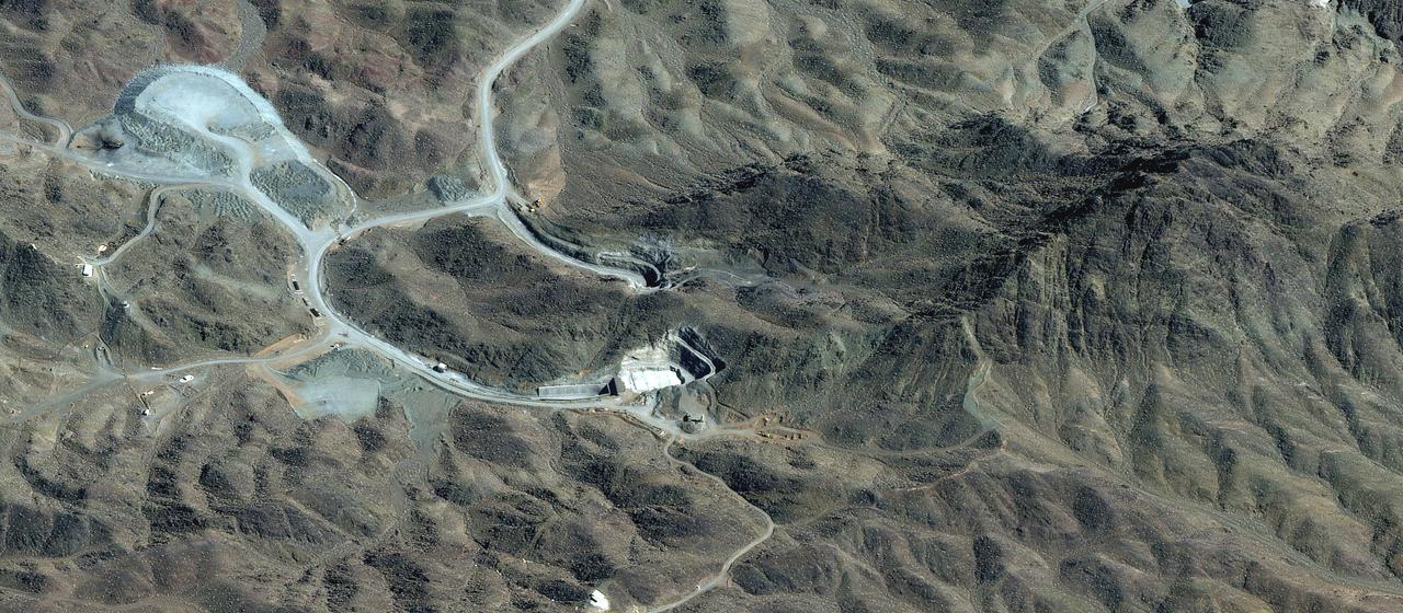 Ein Satellitenbild zeigt eine Übersicht des Tunnelkomplexes Pickaxe Mountain in Natanz, Iran, am 7. März 2026, inmitten des Konflikts zwischen den USA und Israel mit dem Iran.
