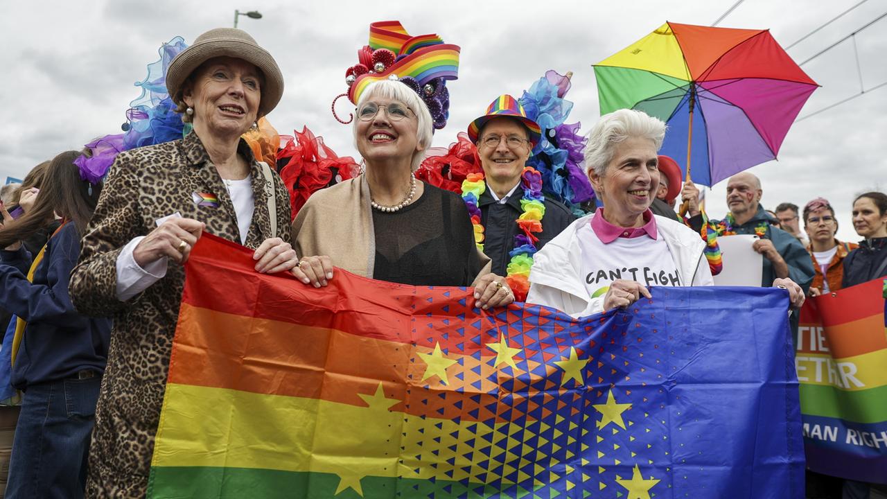 CSD-Demo in Köln: 60.000 Teilnehmende - Hunderttausende Zuschauer