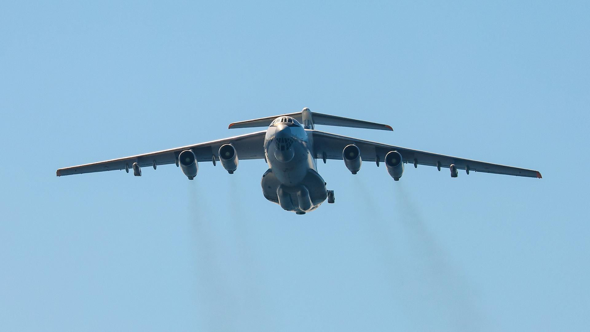Ein Flugzeug vom Typ Iljuschin Il-78 | picture alliance/dpa/TASS