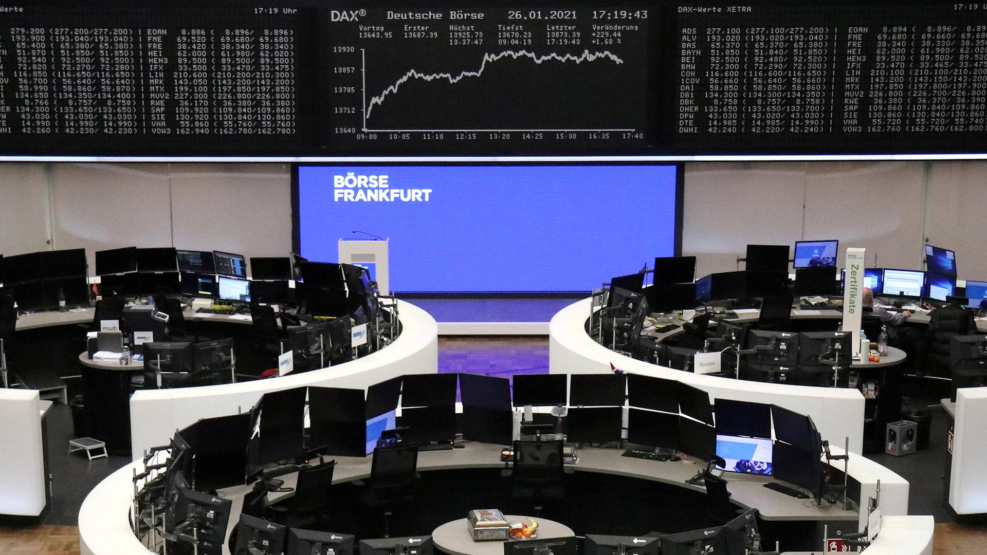 Der Kurs des Deutschen Aktienindex DAX ist an der Börse in Frankfurt abgebildet | REUTERS