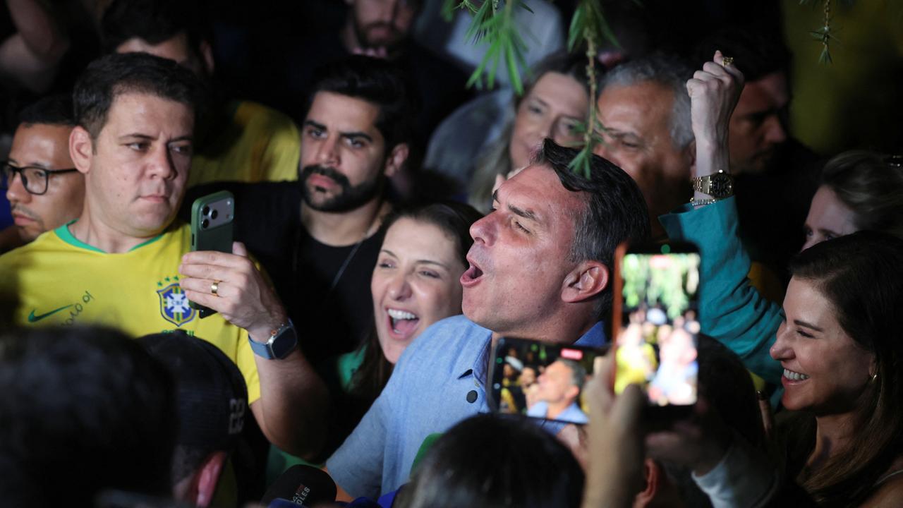 Stichwahl nötig: Brasilien rückt weiter nach rechts
