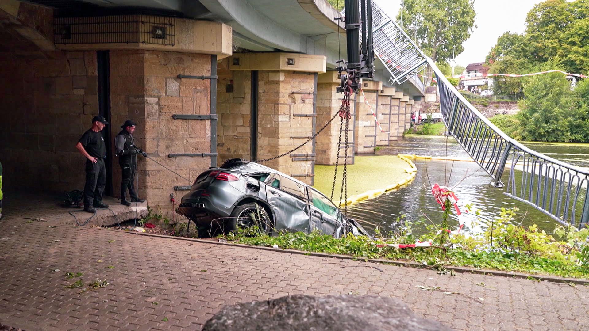 Auto stürzte in Saar-Altarm: Flüchtiger Fahrer gefasst
