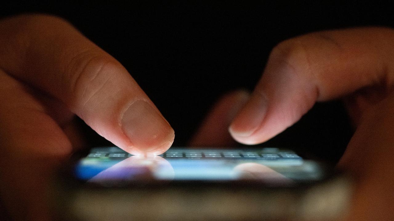 Kampf gegen Kindesmissbrauch: EU-Parlament stoppt Chatkontrollen Kampf gegen Kindesmissbrauch: EU-Parlament stoppt Chatkontrollen