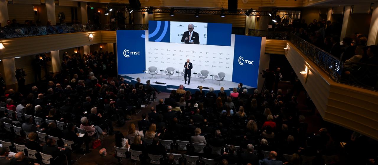 Wolfgang Ischinger auf der Bühne der Münchner Sicherheitskonferenz