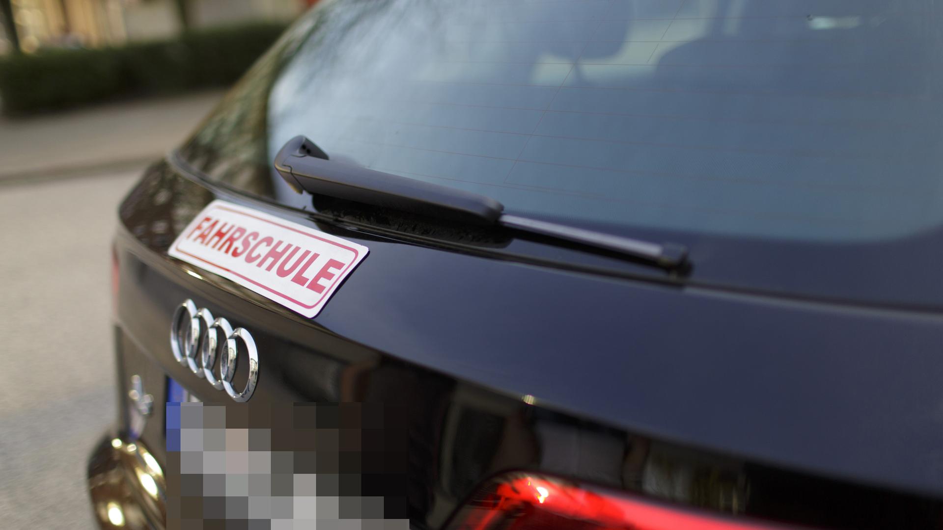 Ein Schild mit der Aufschrift 