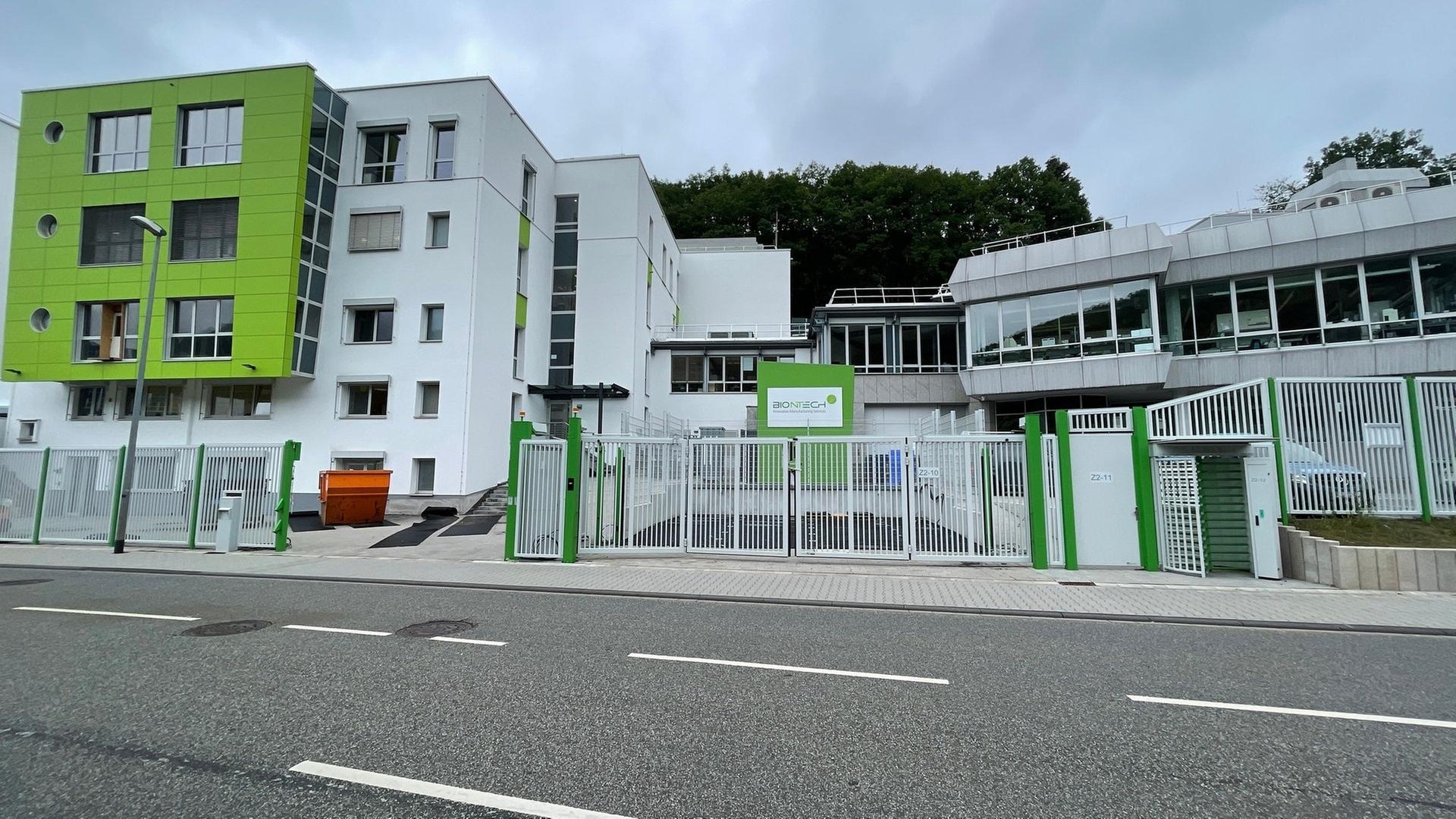 BioNTech hat für sein Werk in Idar-Oberstein nach eigenen Angaben keinen Investor gefunden. 440 Mitarbeiter müssen sich bald neue Jobs suchen. | SWR