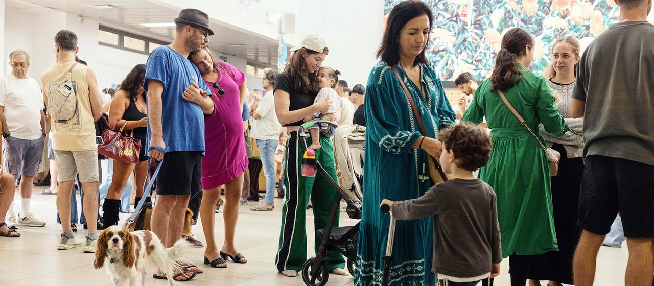 Schlange im Wahllokal im Stadtteil Florentin in Tel Aviv