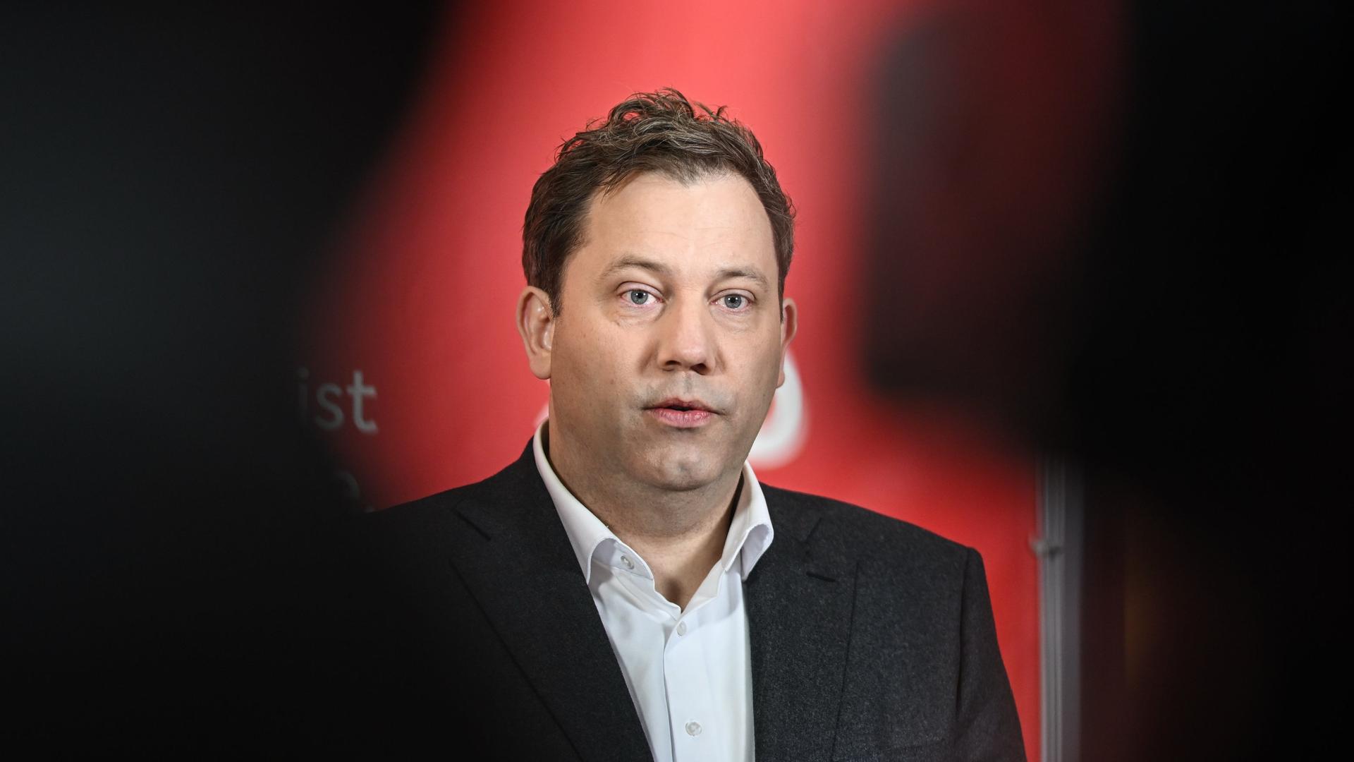 Klingbeil mahnt die USA: Dänen und Grönländer entscheiden über Grönland