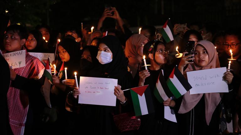 Demonstranten in Jakarta rufen zur Solidarität mit den Palästinensern auf.