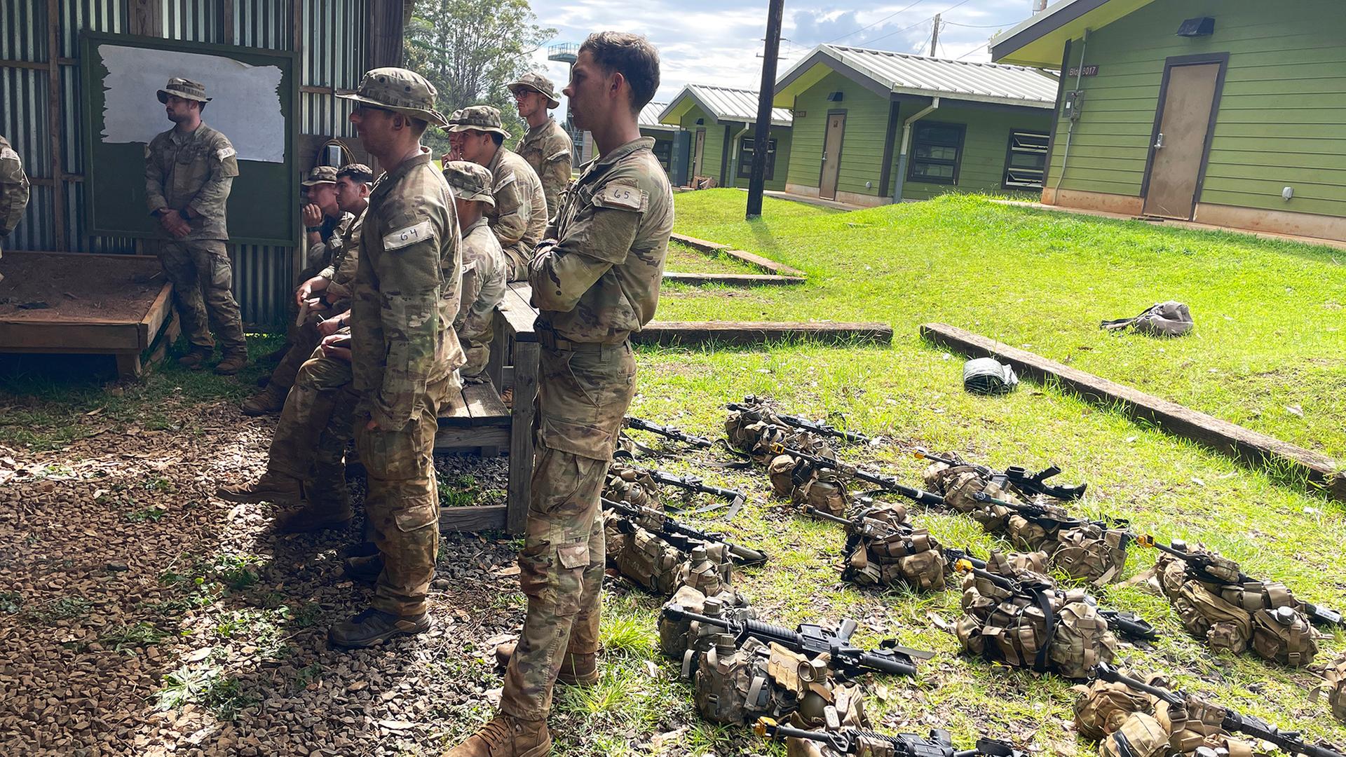 US-Soldaten nehmen an einer Besprechung teil. | ARD-Studio Washington