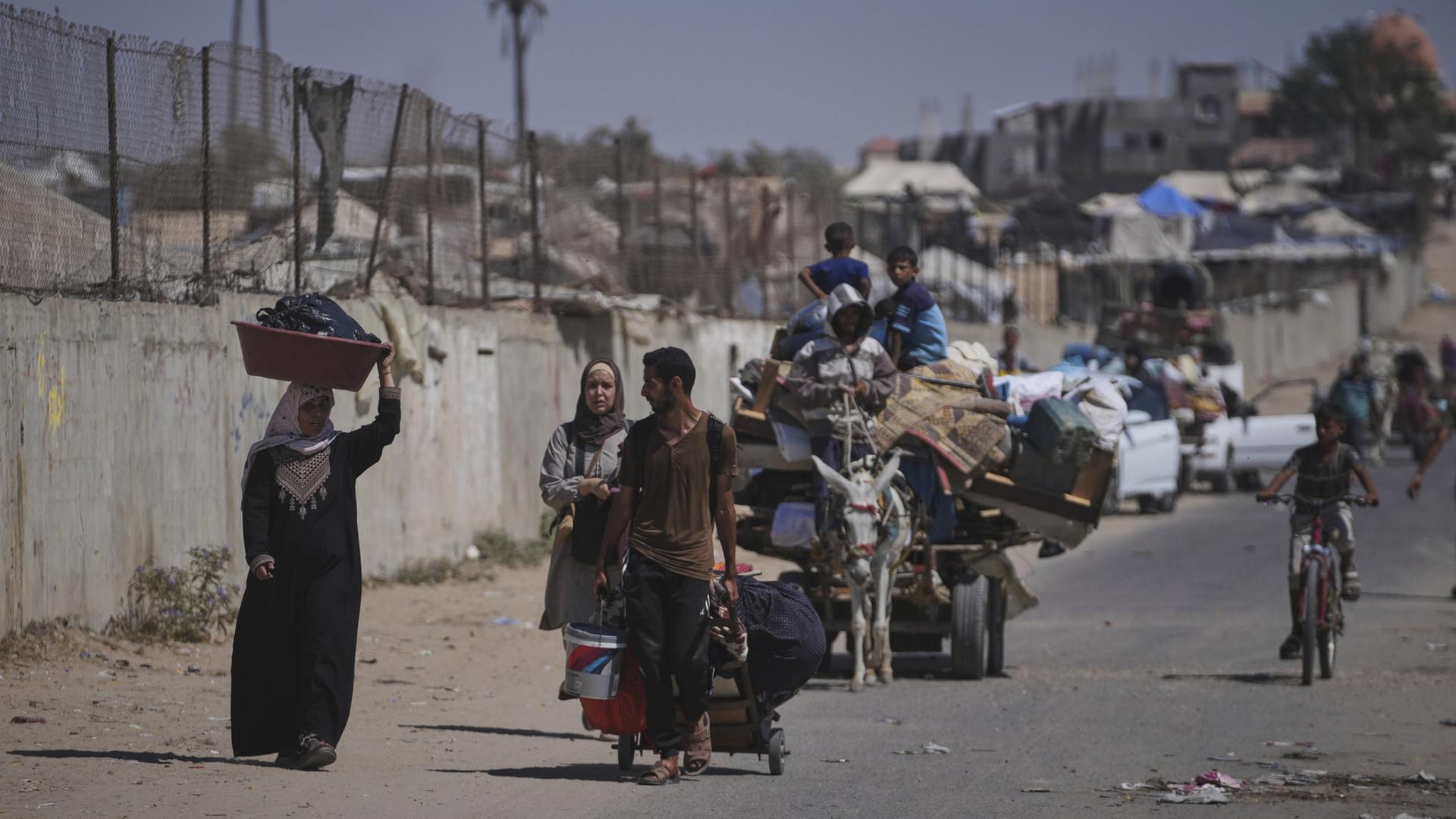 Flüchtlinge bei Deir al-Balah | AP