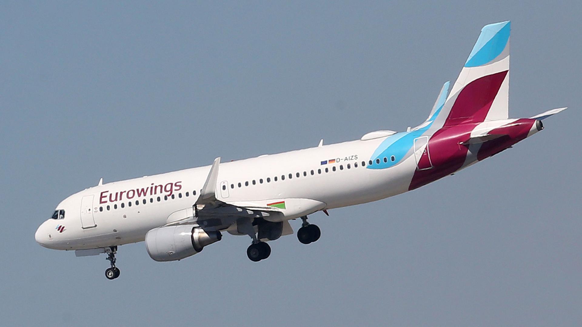 Flieger aus Köln-Bonn muss notlanden