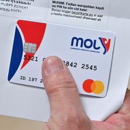 Bezahlkarte eines Asylbewerbers, die von einer einer Außenstelle des Sozialamtes vom Landkreis Märkisch-Oderland ausgehändigt wurde.