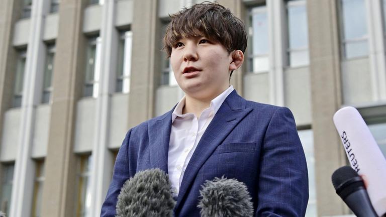 Rina Gonoi vor dem Gericht im japanischen Fukushima