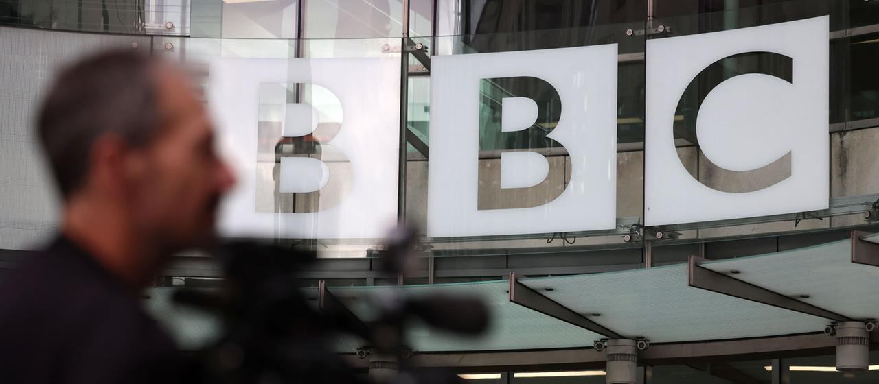 Das BBC Broadcasting House in London, Großbritannien.