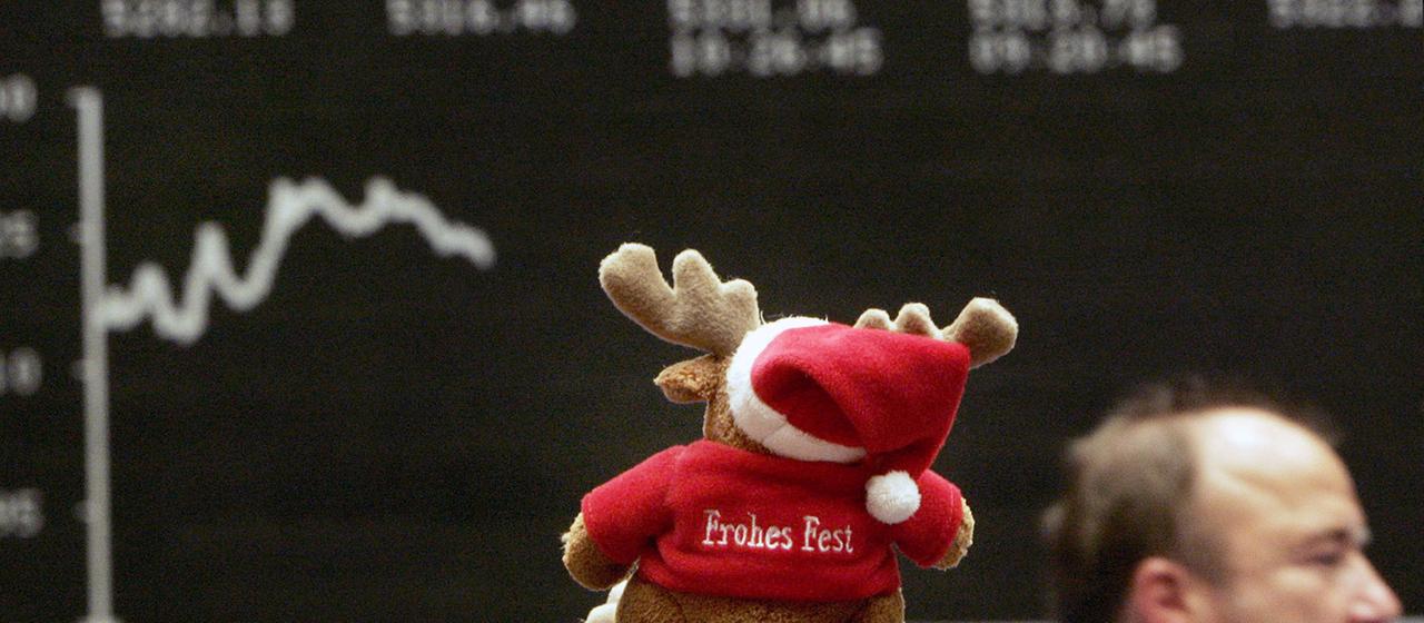 Weihnachtselch-Figur an der Börse Frankfurt