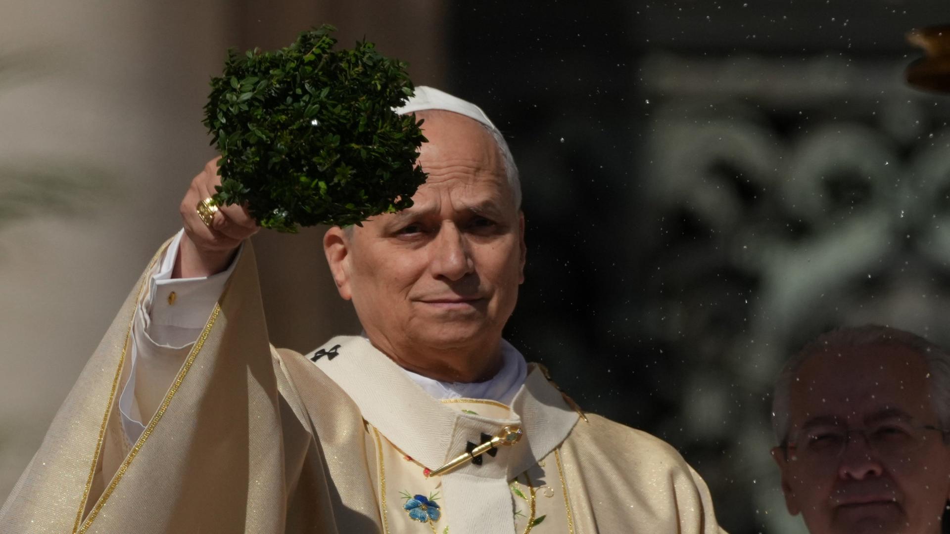 Osteransprachen in Zeiten von Kriegen: Wie Kirchen Mut machen wollen