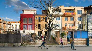 Häuserzeile im Vauban-Viertel, Freiburg.