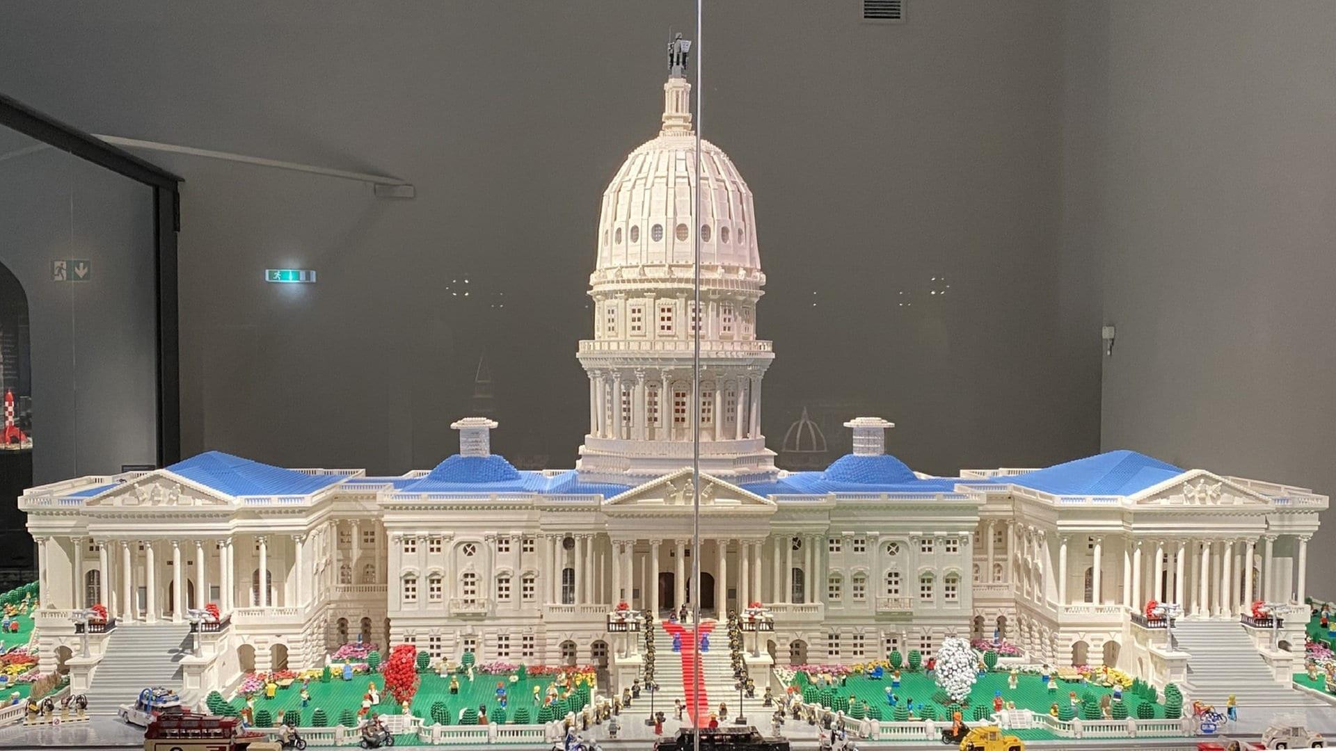 Das Kapitol der Vereinigten Staaten in Washington - nachgebaut aus Legosteinen. Das Modell ist mehrere Meter lang und hoch. | SWR