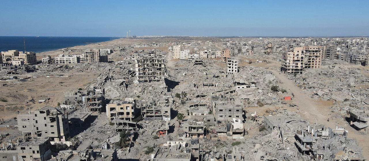 Eine Luftaufnahme die die Zerstörung in Gaza-Stadt im Gazastreifen zeigt.