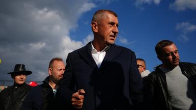 Babis spricht in Prag (Tschechien) zu Anhängern.