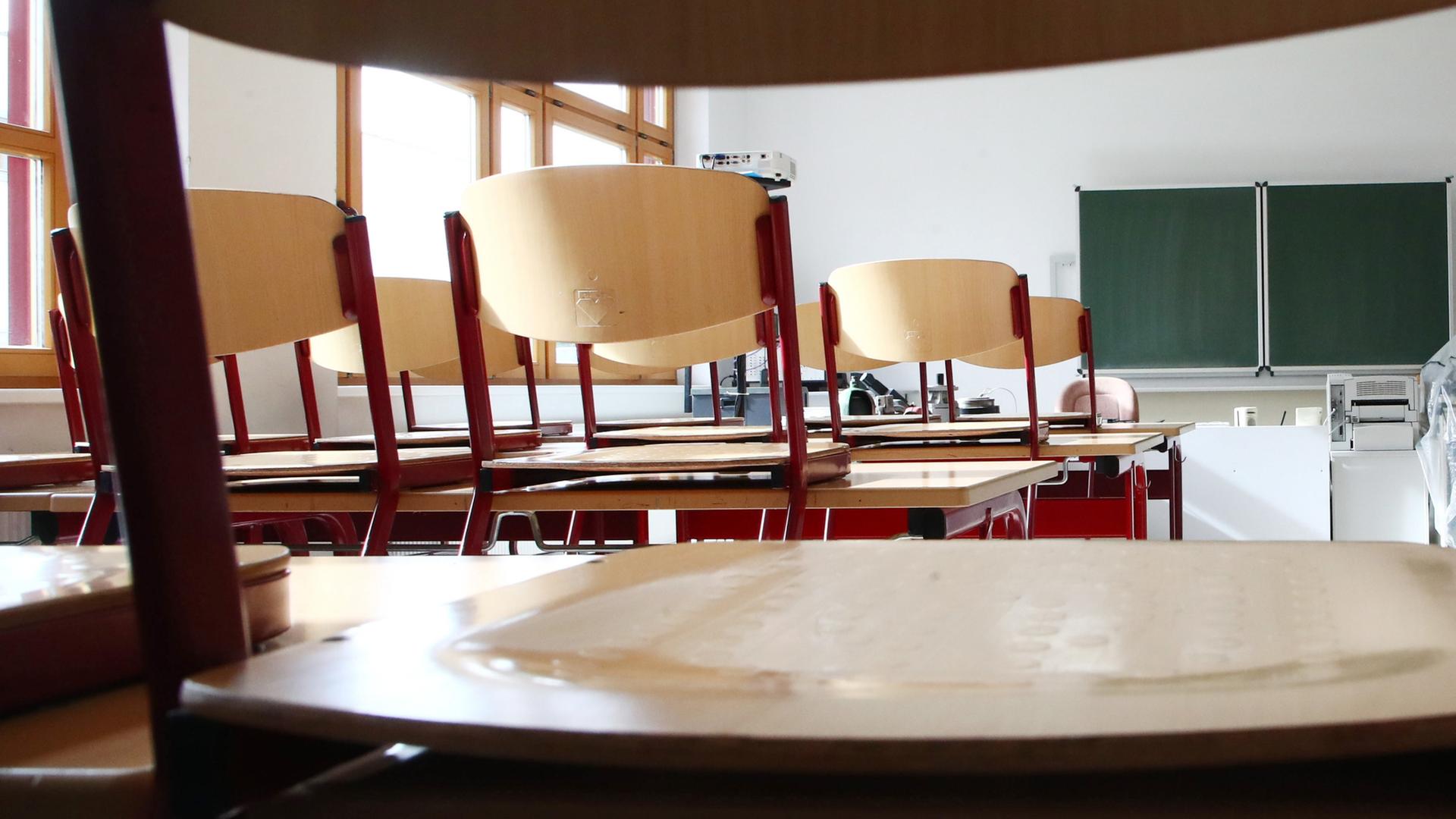Klage in Rheinland-Pfalz: Wie viel Unterrichtsausfall ist zu viel? Klage in Rheinland-Pfalz: Wie viel Unterrichtsausfall ist zu viel?