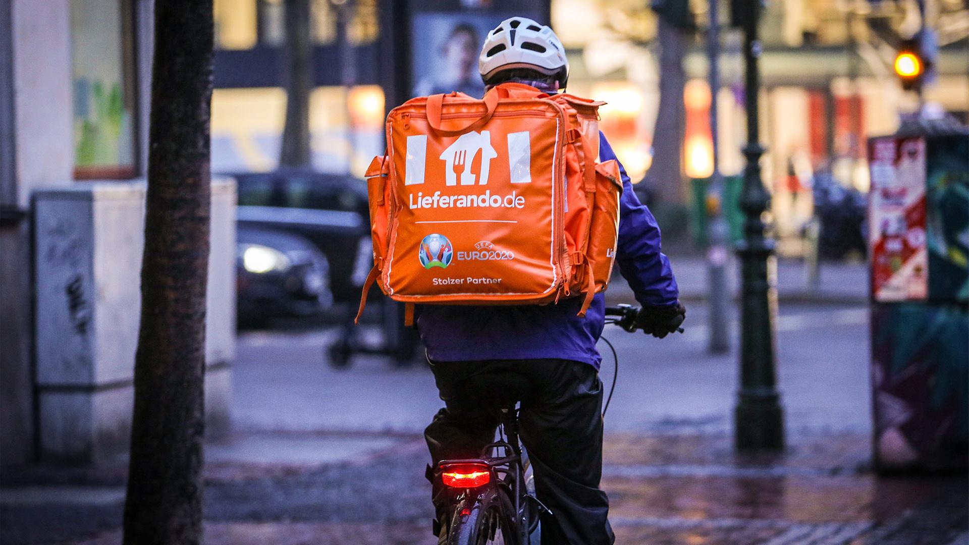 Lieferando Fahrradkurier | picture alliance / photothek