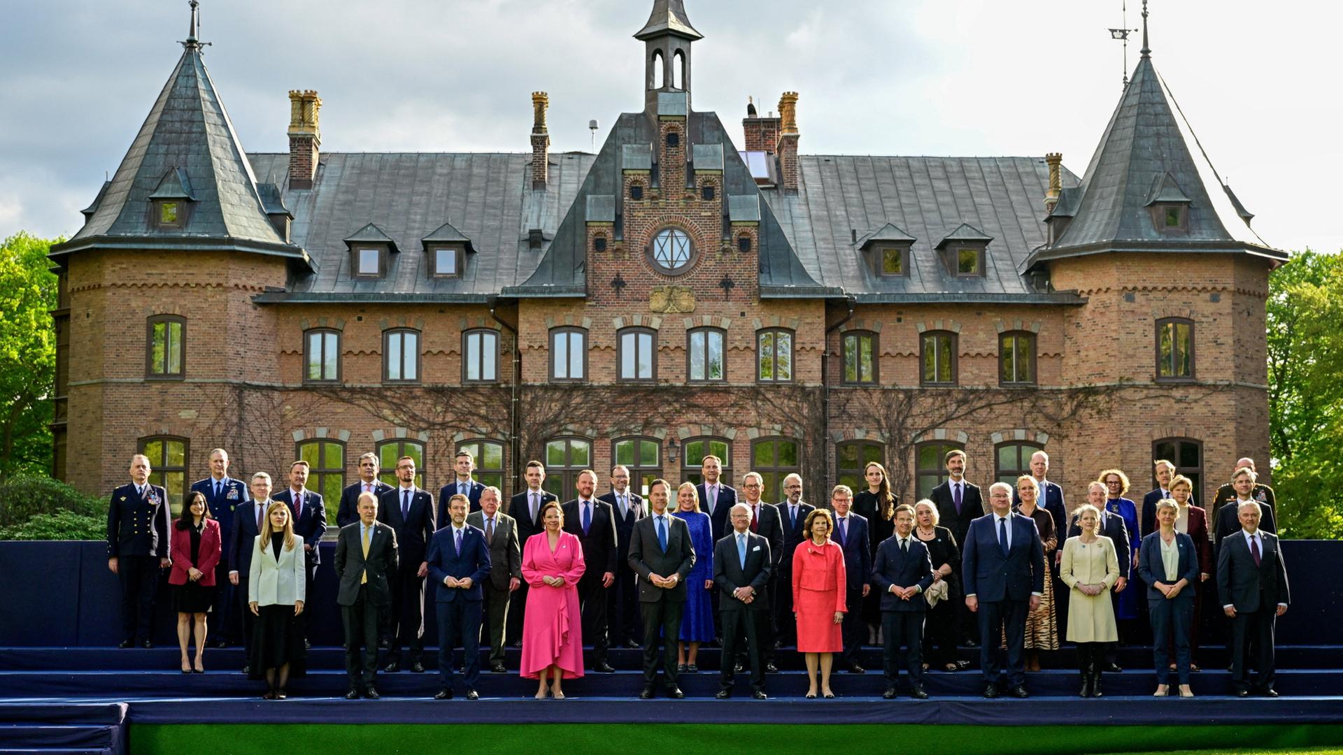 Außenminister der NATO-Staaten bei einem Treffen in Schweden | via REUTERS