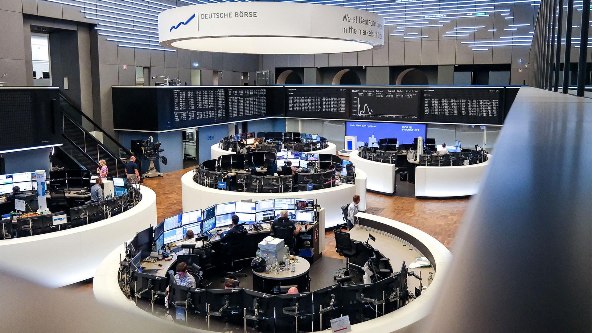 Blick in den Handelssaal der Frankfurter Börse. | picture alliance / Eibner-Presse