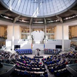Blick ins Plenum des Bundestags während einer Sitzung.