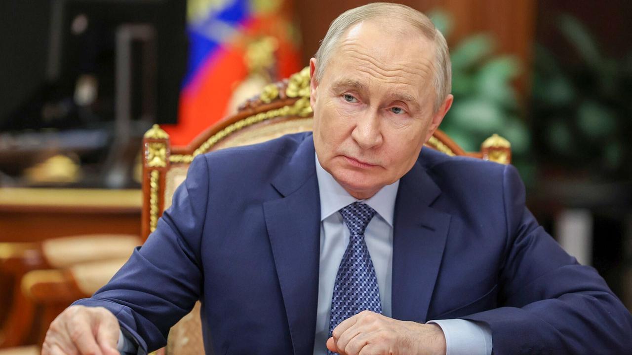 Wie der fallende Ölpreis Russlands Kriegswirtschaft bedroht Wie der fallende Ölpreis Russlands Kriegswirtschaft bedroht