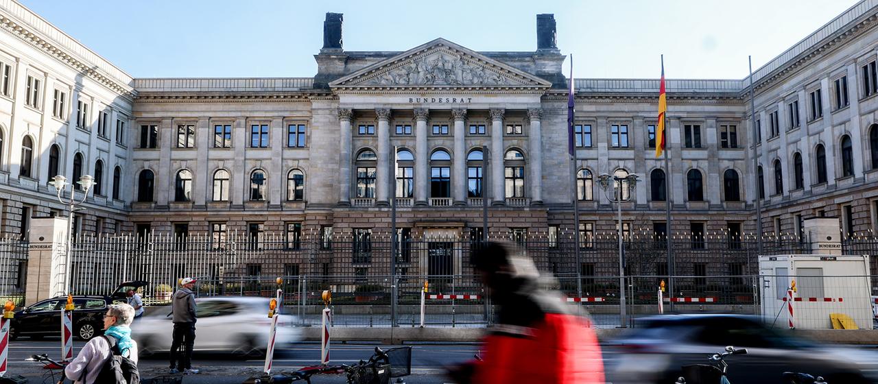 Außenansicht des Bundesrats in Berlin. | EPA Außenansicht des Bundesrats in Berlin.