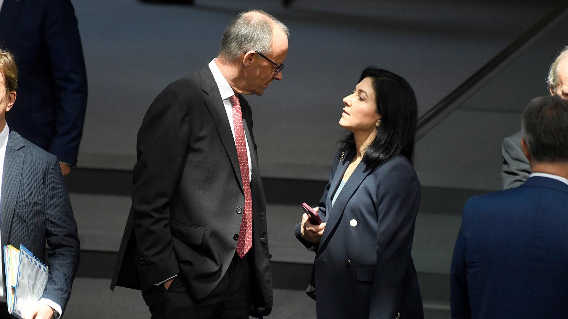 Friedrich Merz und Katherina Reiche (Archivbild: 17.09.2025) | picture alliance / Geisler-Fotop