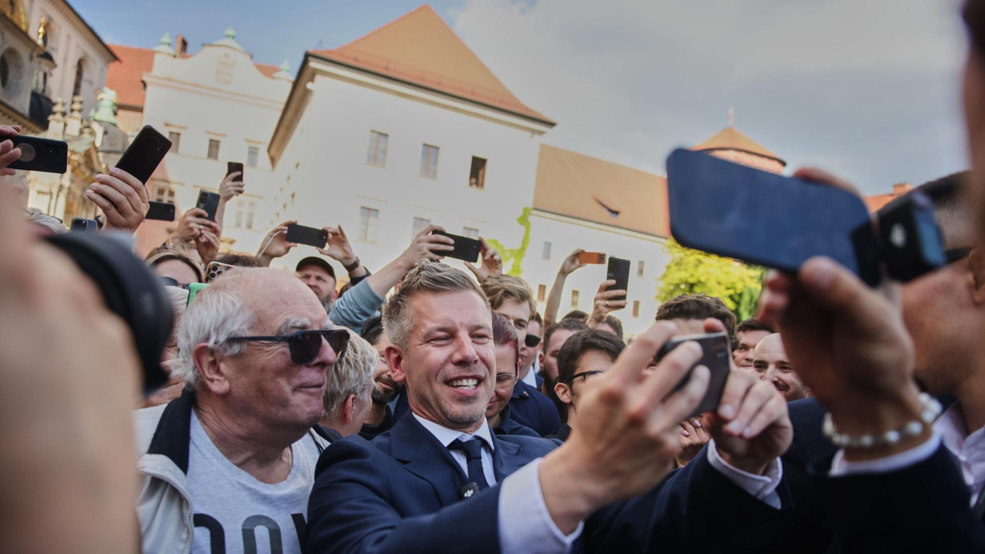 Erste Auslandsreise: Ungarns Ministerpräsident Magyar sucht Nähe zu Polen Erste Auslandsreise: Ungarns Ministerpräsident Magyar sucht Nähe zu Polen