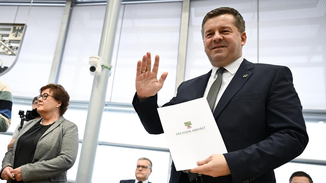 Schulze zum neuen Ministerpräsidenten von Sachsen-Anhalt gewählt