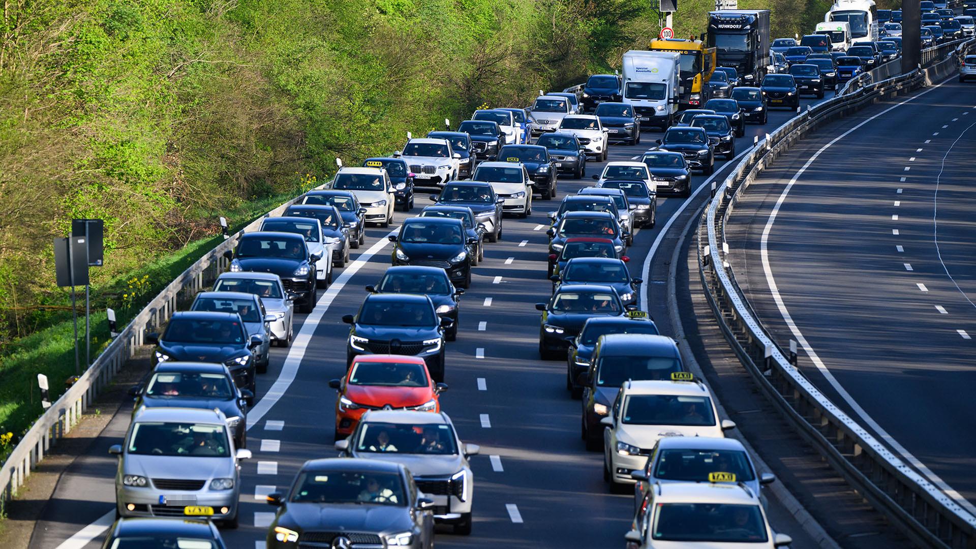 Reiseverkehr: ADAC warnt vor erhöhter Staugefahr am Wochenende