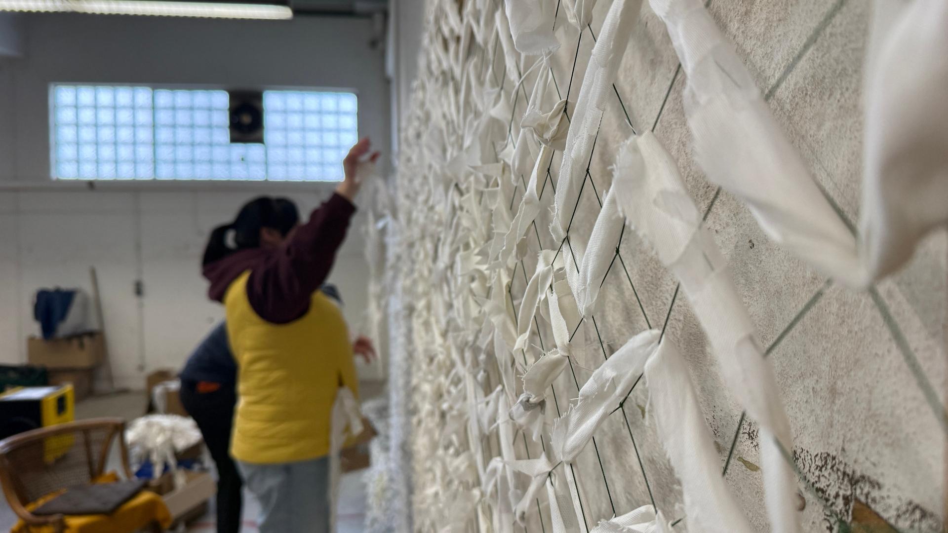 Vier Jahre nach Angriff: Tarnnetze aus Bielefeld für die Ukraine