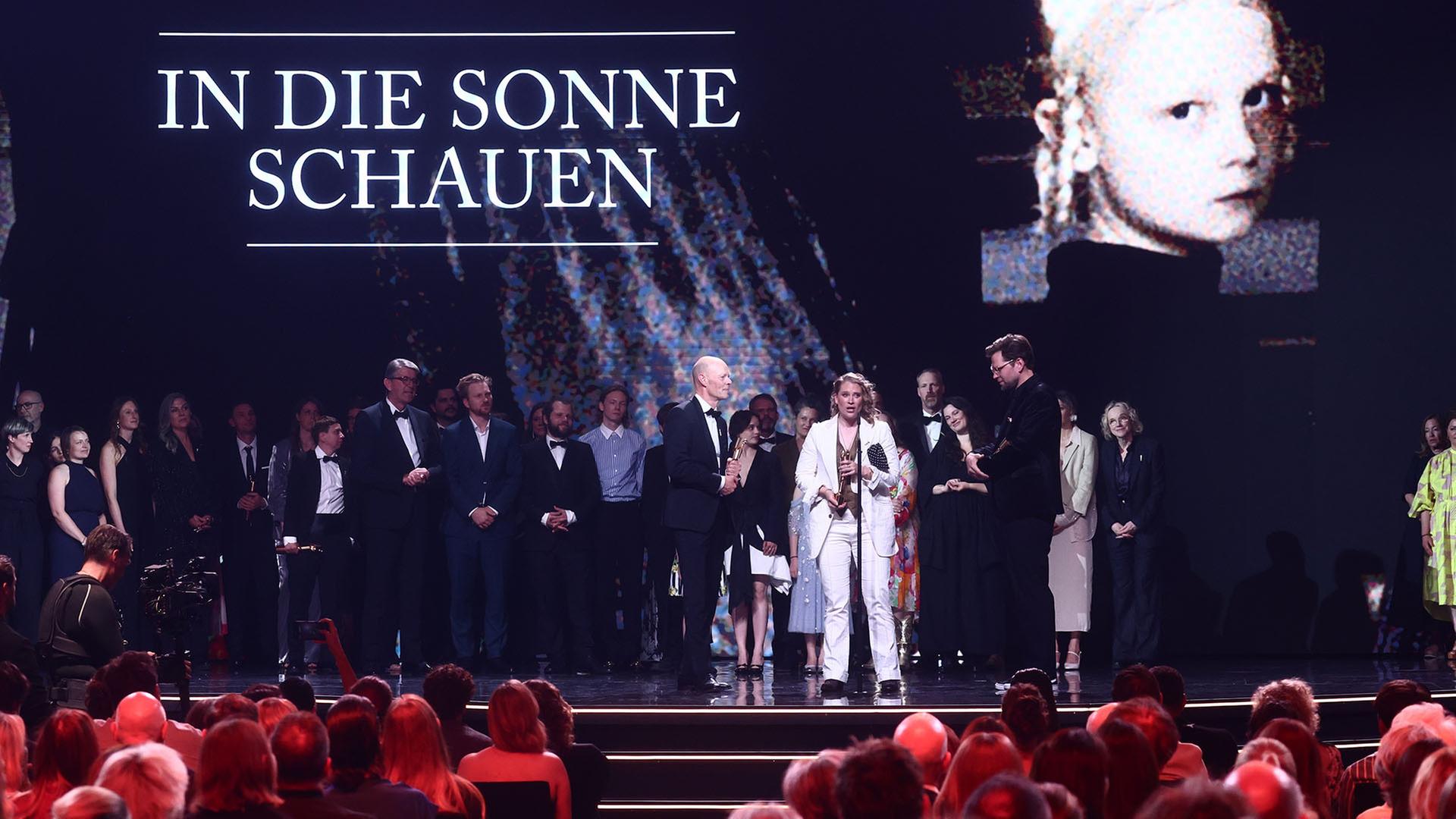 Die Prodzenten Lucas Schmidt (l-r), Maren Schmitt und Lasse Scharpen âwerden bei der Verleihung des Deutschen Filmpreises in der Kategorie Bester Spielfilm fÃ¼r den Film 