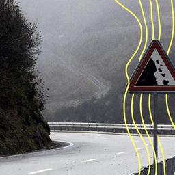 Warnschild an der Furkapassstraße, Kanton Uri, Schweiz, Europa