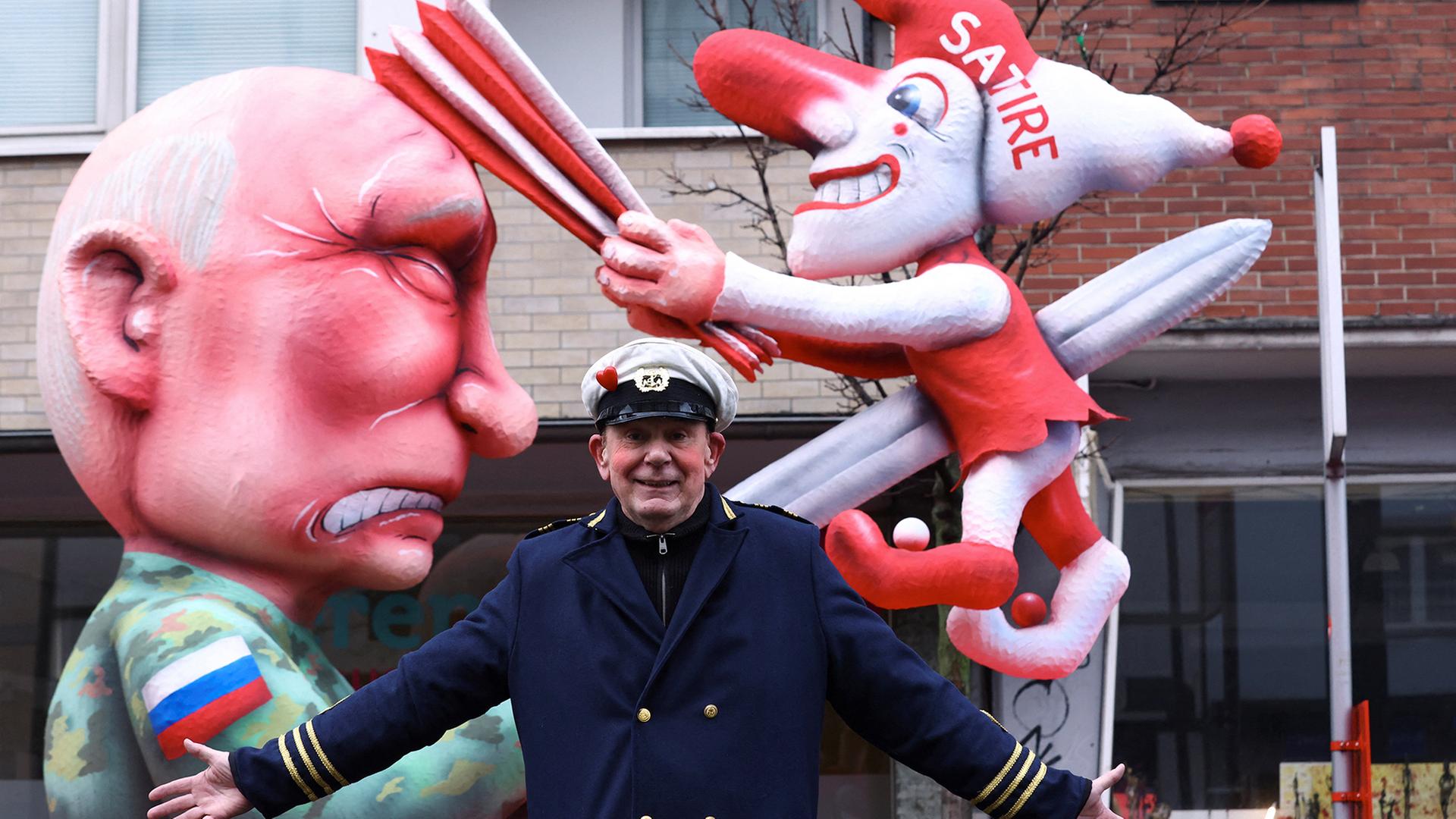 Bissig-satirische Mottowagen: Karnevalist Tilly in Moskau verurteilt