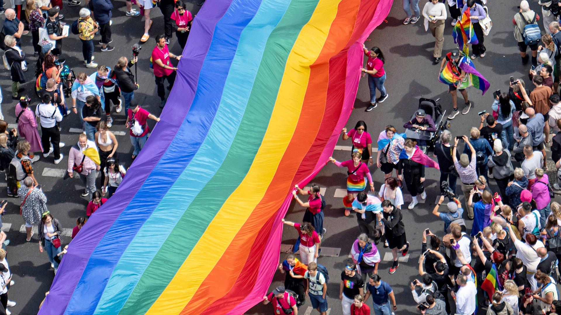CSD in Berlin startet mit erhöhtem Schutz