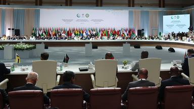 Staats- und Regierungschefs bei der Eröffnung des arabisch-islamischen Sondergipfels in Doha (Katar).