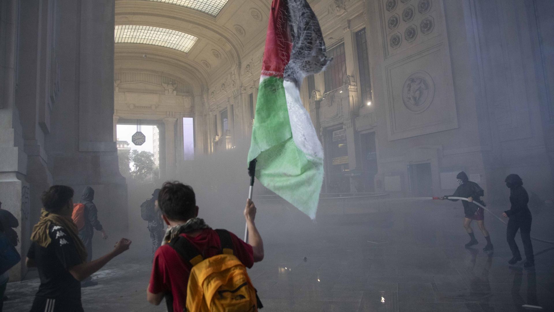 Gaza-Proteste eskalieren: Verletzte bei Krawallen in Mailand